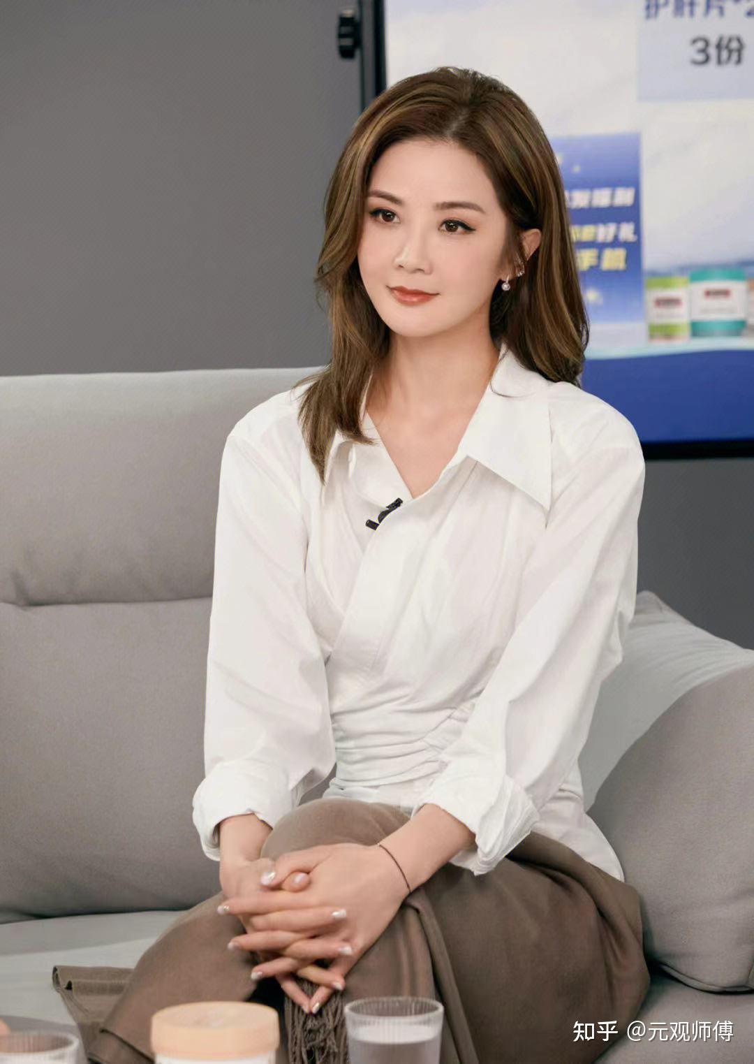 如何评价蔡卓妍(阿sa)? - 知乎