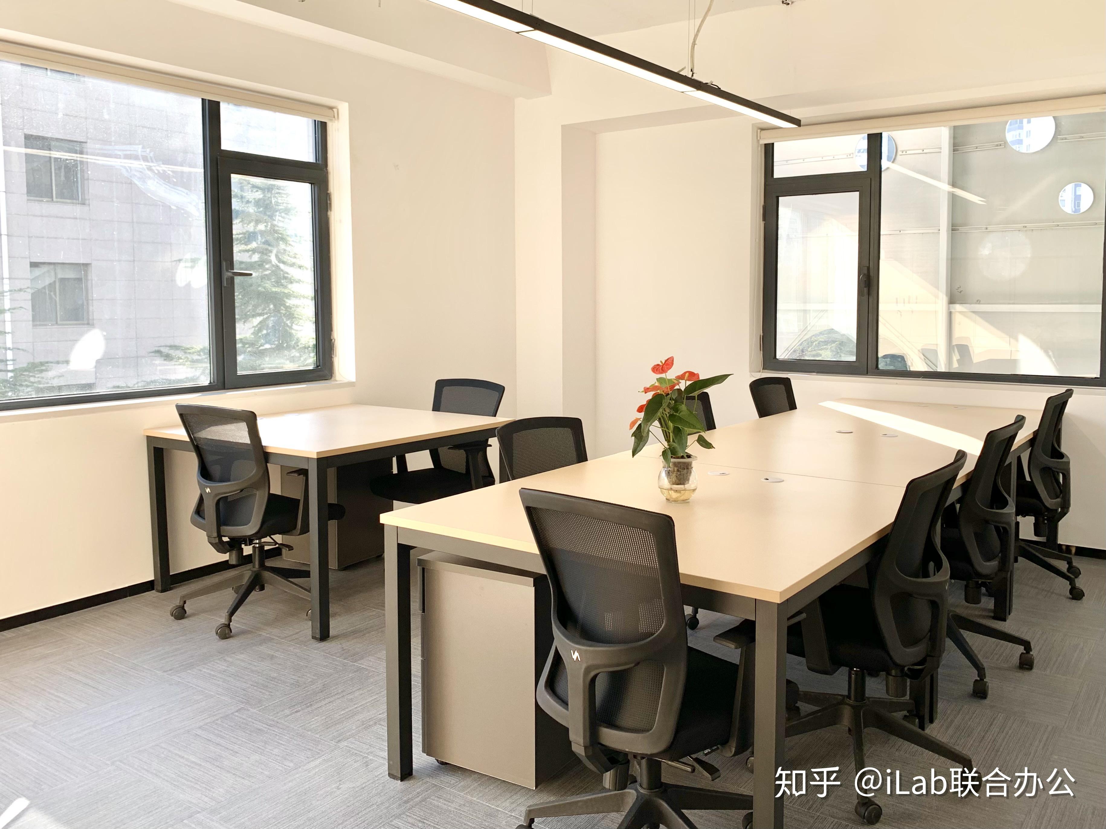 想在青岛租个共享办公场地工位即可有什么好推荐吗