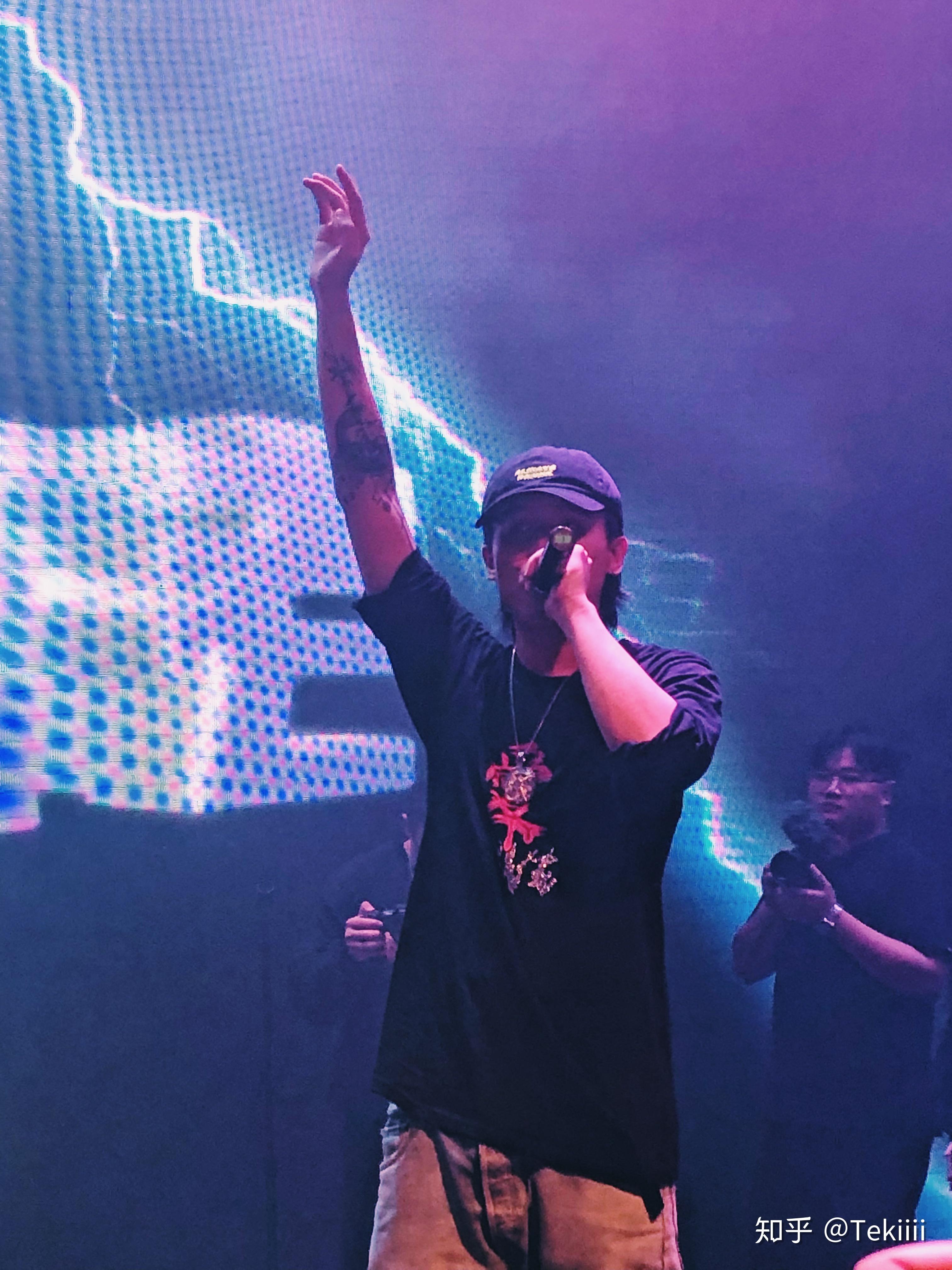 请问法老的颜值算能打的吗? - 知乎