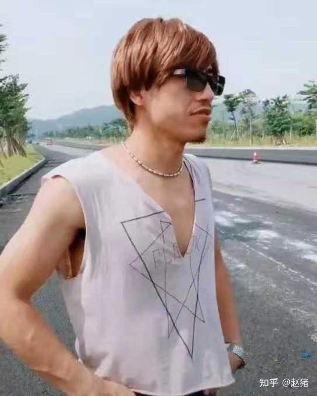 如何评价香港演员张耀扬在古惑仔系列中分别饰演乌鸦与耀扬2大恶人