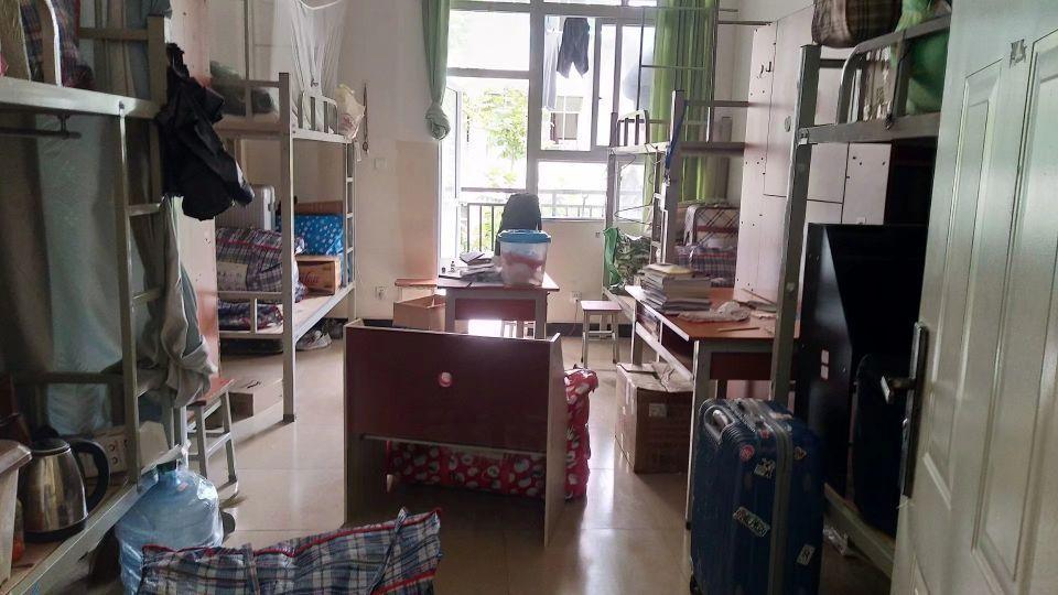 滇西应用技术大学的宿舍条件如何?校区内有哪些生活设施? - 知乎