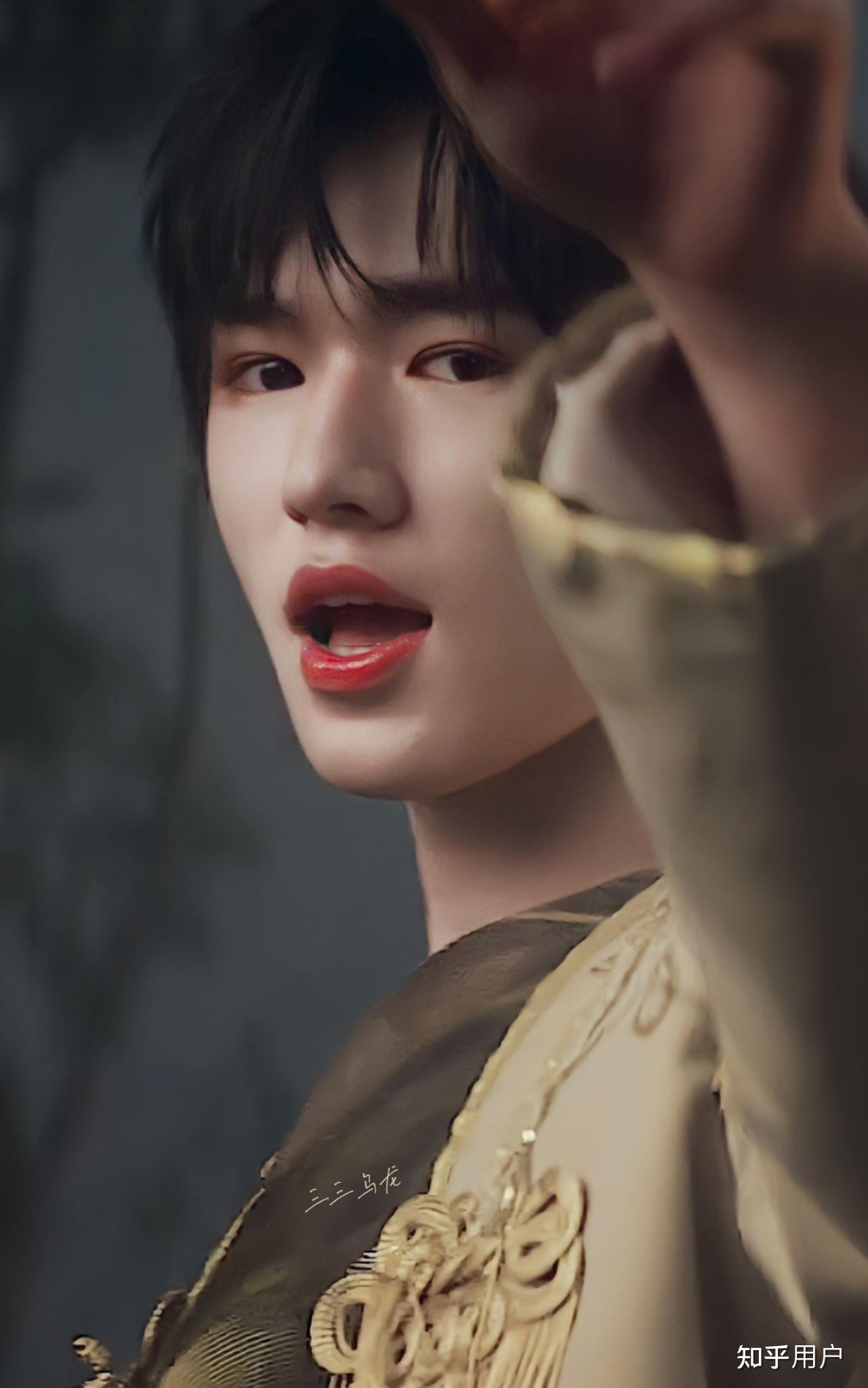 宋亚轩在新歌《朱雀》的mv中表现如何? - 知乎