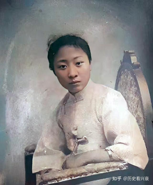 曾经暴打黄金荣的军阀之子卢小嘉后来结局如何