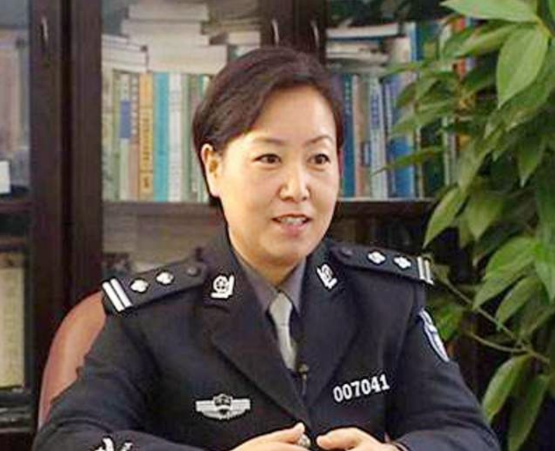 任长霞牺牲后,律师丈夫继承遗志,4年后累倒与妻合葬,年仅45 - 知乎