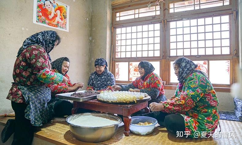 东北人一家人睡一个炕是一种什么体验?不觉得…尬吗?