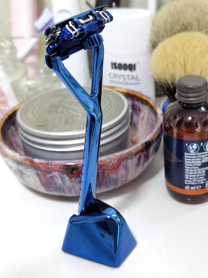 leaf razor 安全剃须刀，一刀全身可刮。 - 知乎