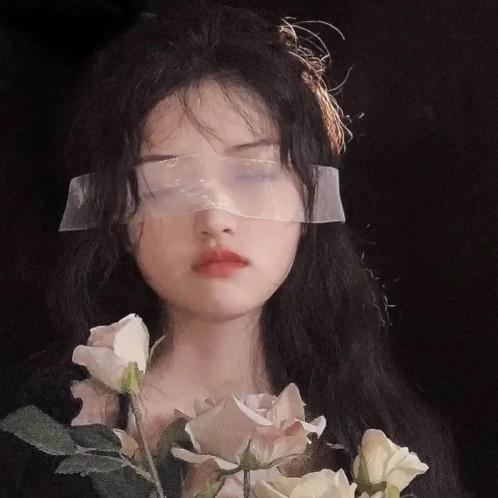 谁有那种用布蒙住眼的头像? - 知乎