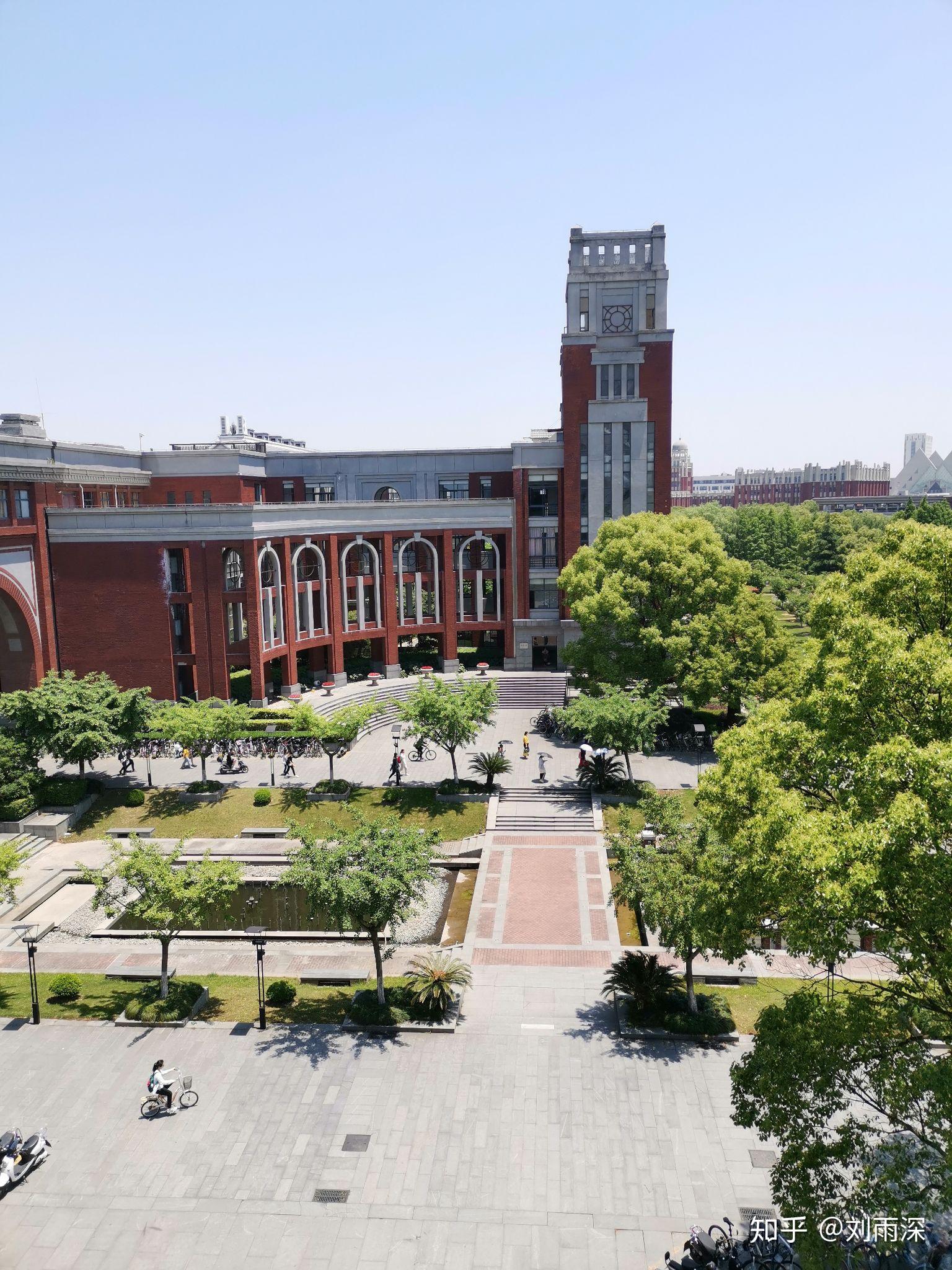 华东政法大学的校园环境如何