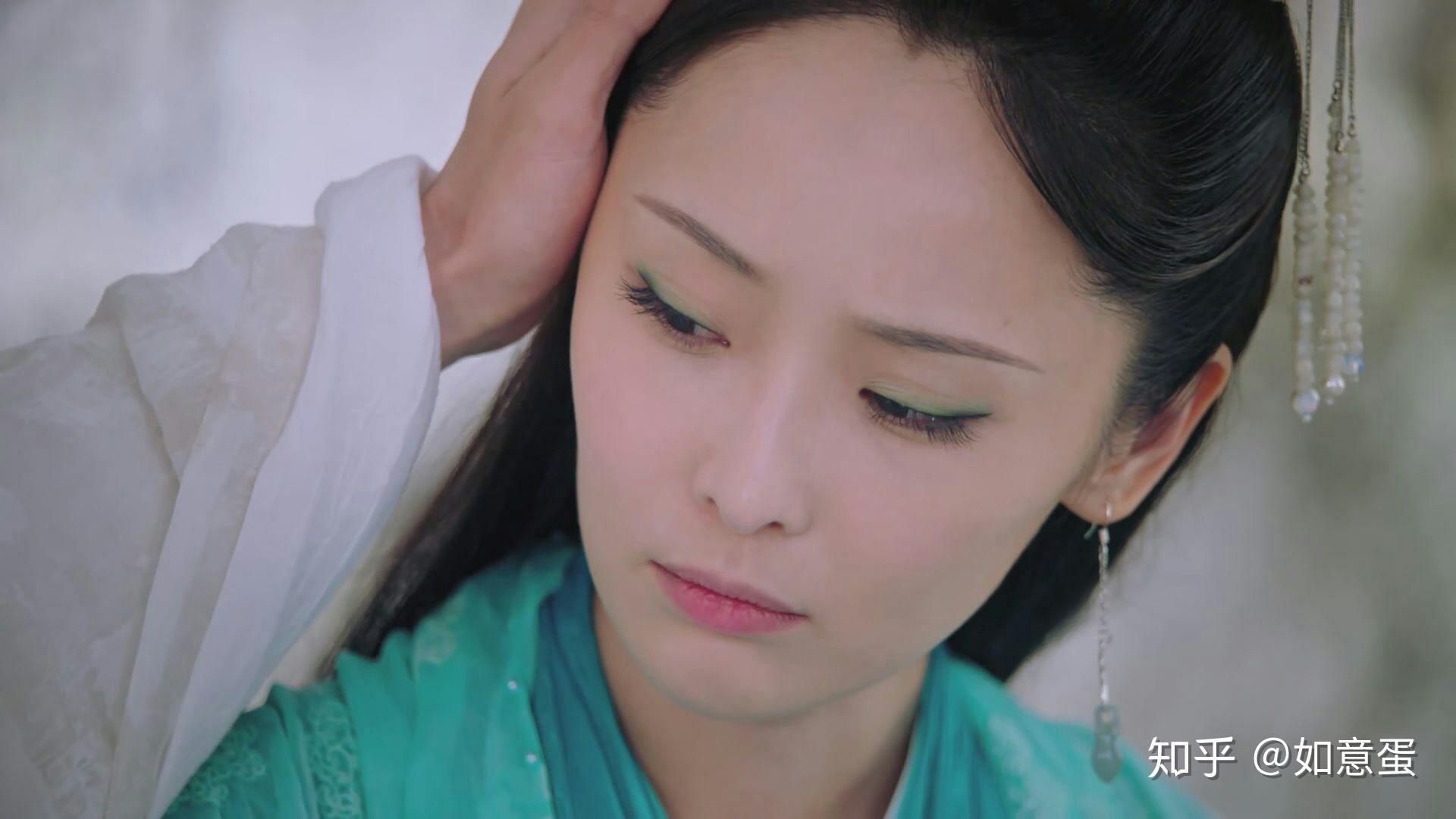 如何评价天乩之白蛇传说中李曼饰演的小青