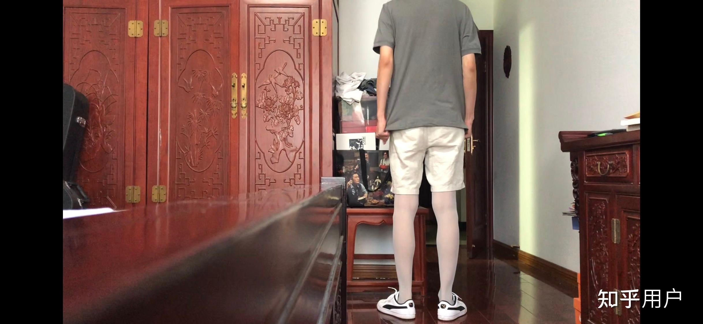 会有男生穿短裤搭配裤袜外出吗? - 知乎