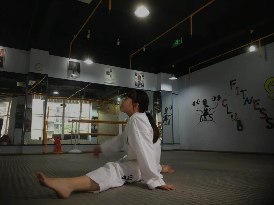 一个足控的男生遇见会跆拳道的女生会发生什么大家想象一下? - 知乎