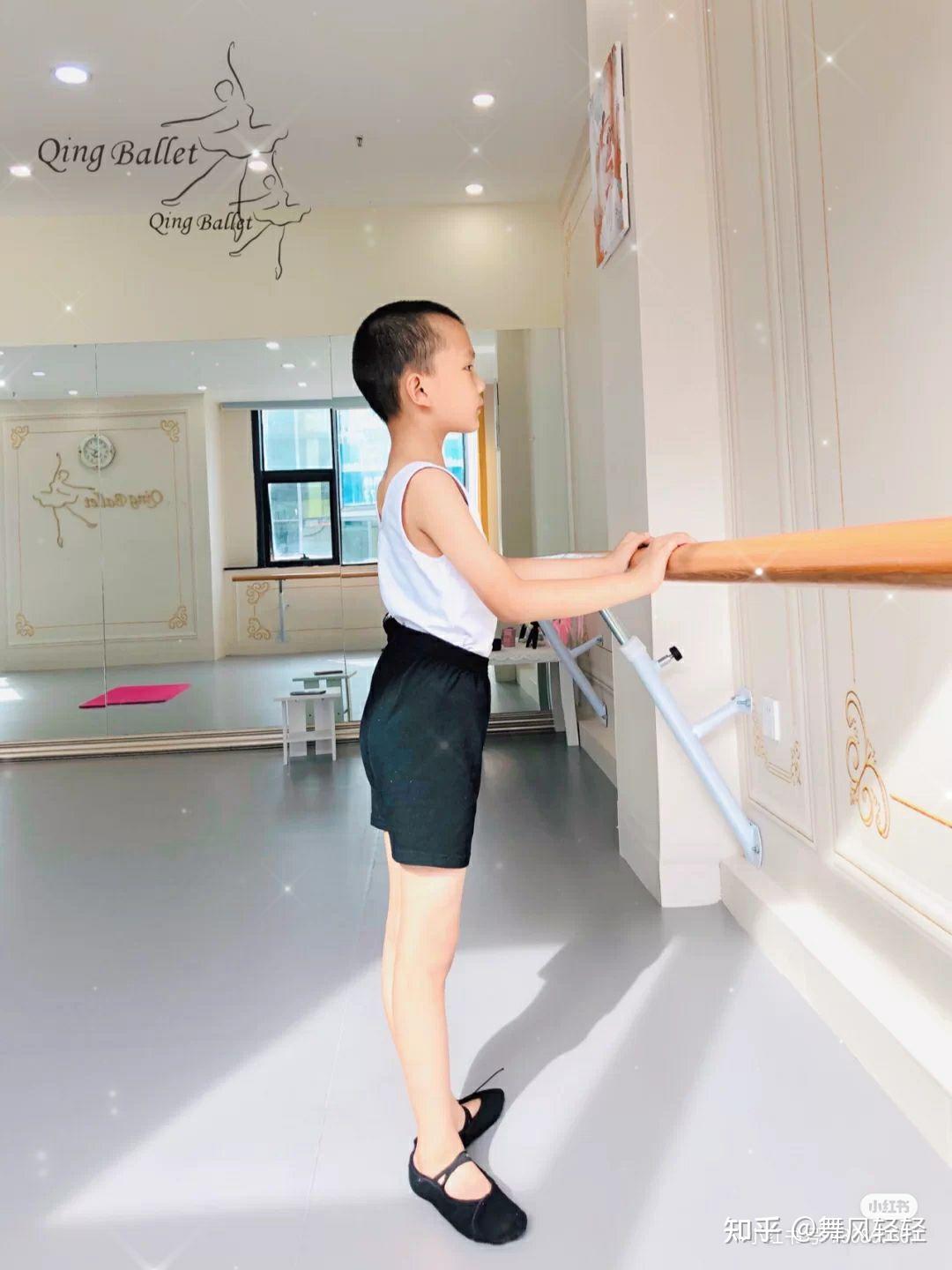 芭蕾男孩应该穿什么跳舞? - 知乎