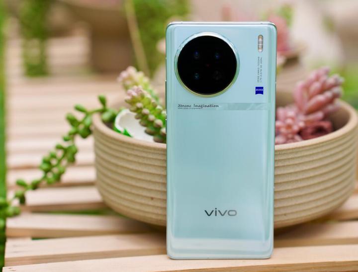跑分高达165万!12gb 256gb仅4299元,vivo新款高端机价格亲民