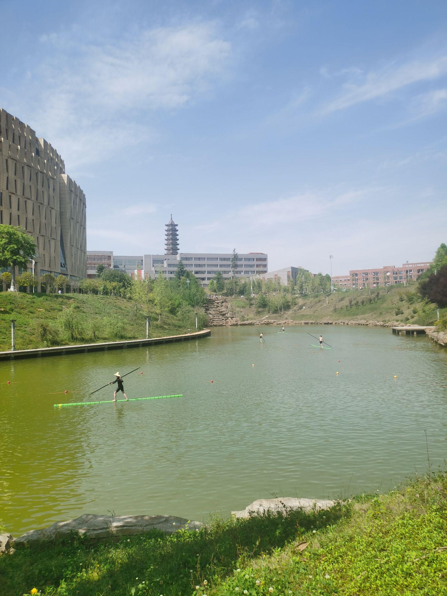 遵义师范学院宿舍怎么样呢有空调吗或者其他