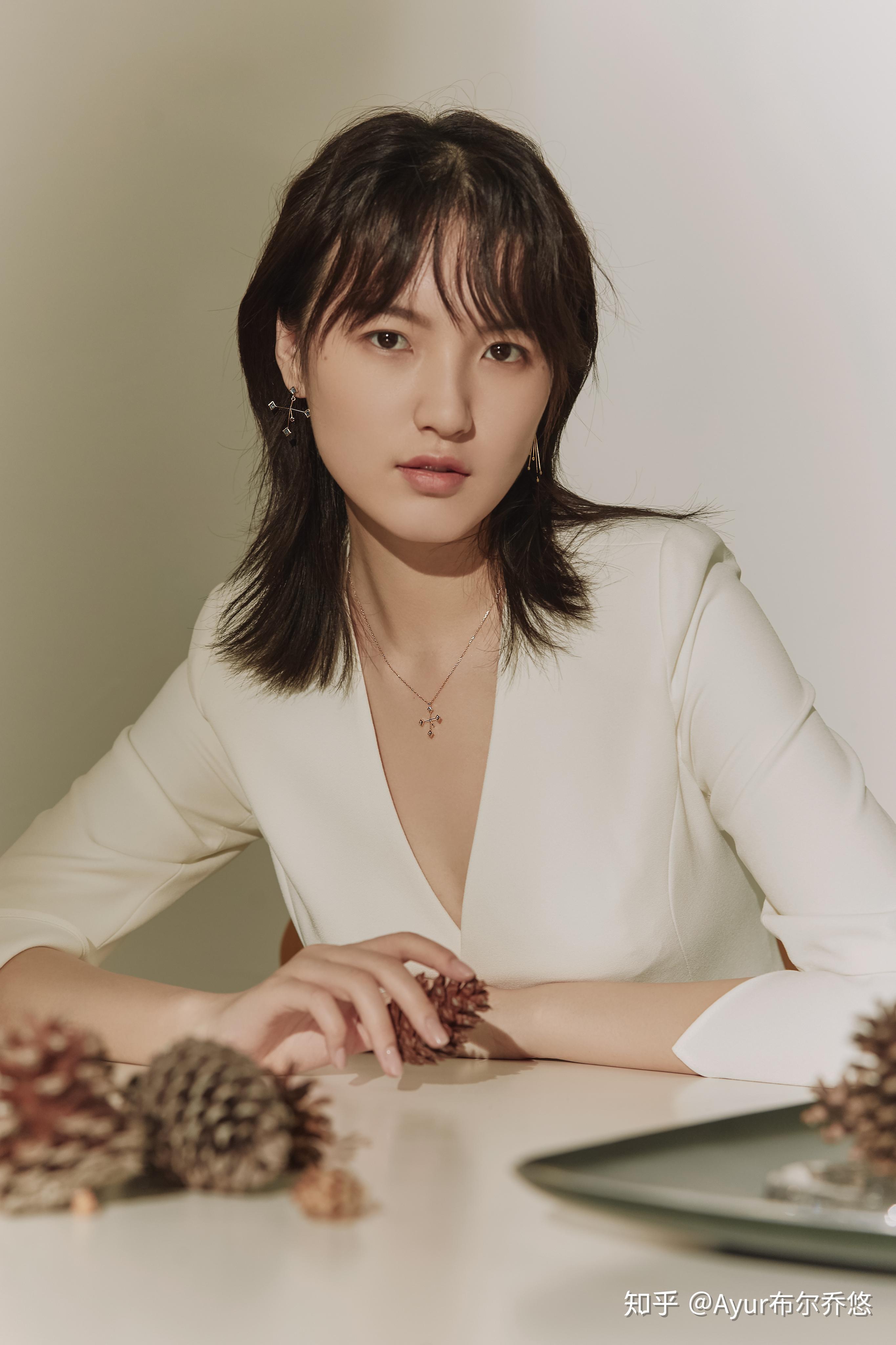 有没有适合上班族佩戴的手链和项链因为经常要见客户