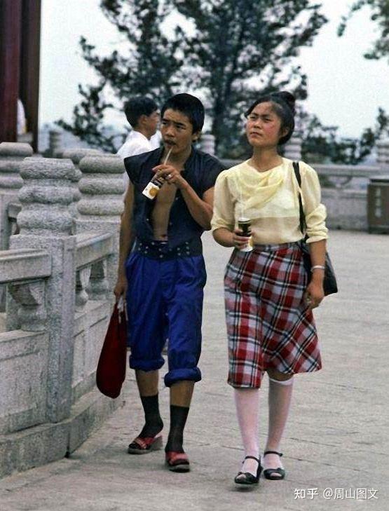 80年代的中国彩色老照片 知乎 