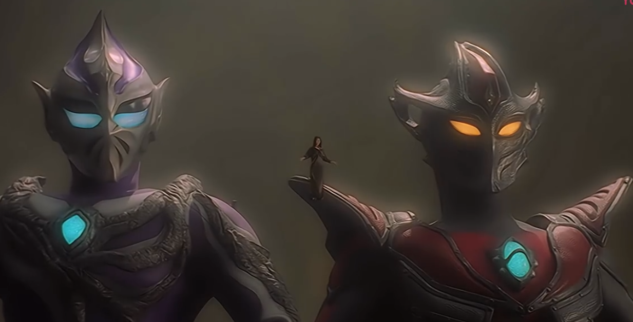 和迪迦奥特曼一起在金字塔里面的那两个奥特曼是谁