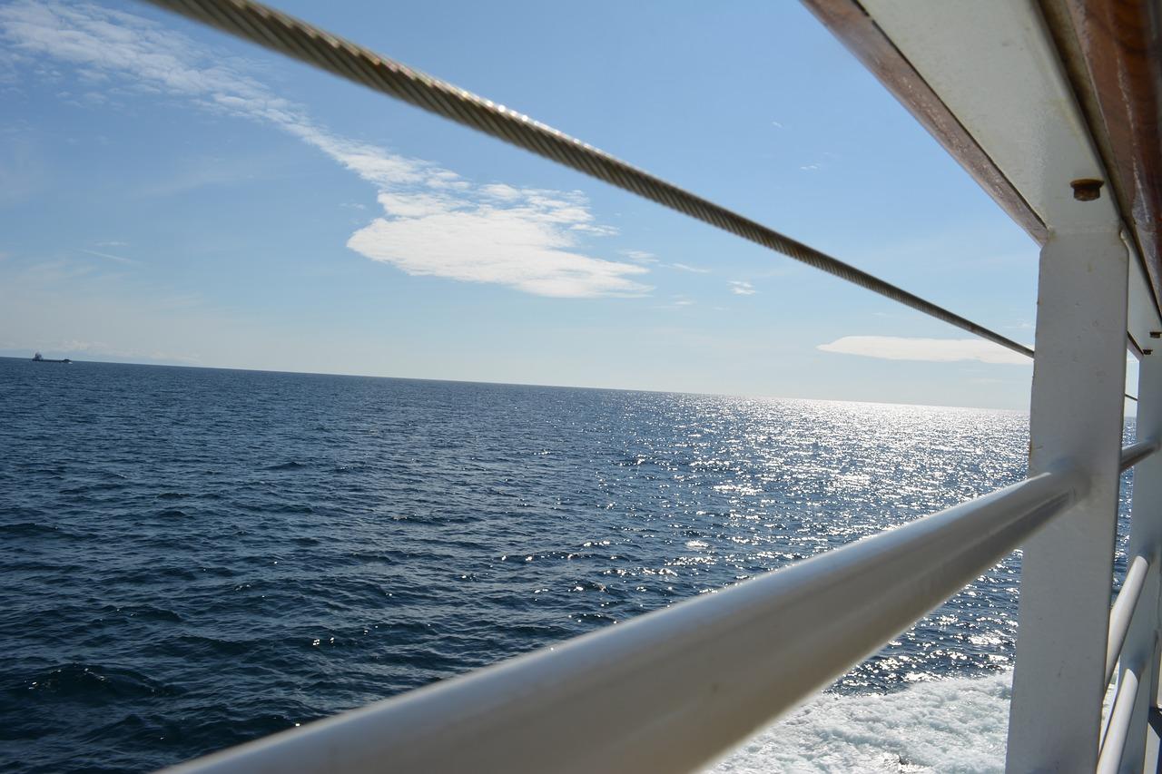 栏杆标准间距是多少米