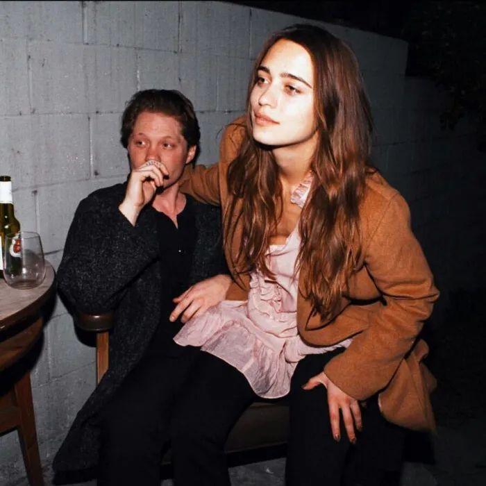 有没有好看的les情侣头像? - 知乎