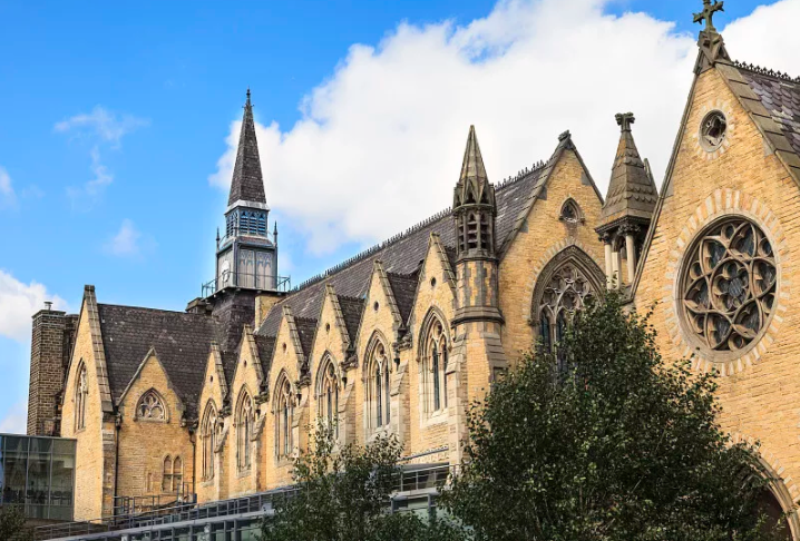 对“双非”友好的英国大学,双非可以申请哪些TOP名校? - 知乎