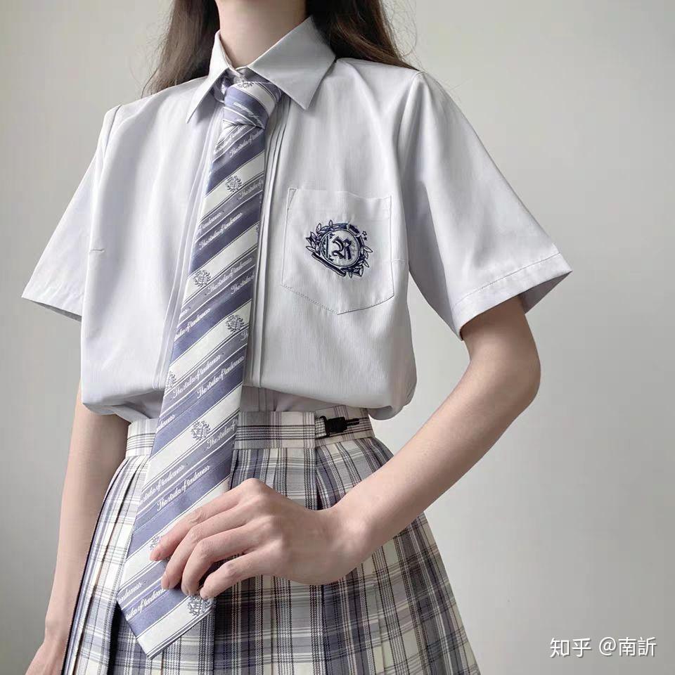 平胸如何选择jk制服上衣? - 知乎