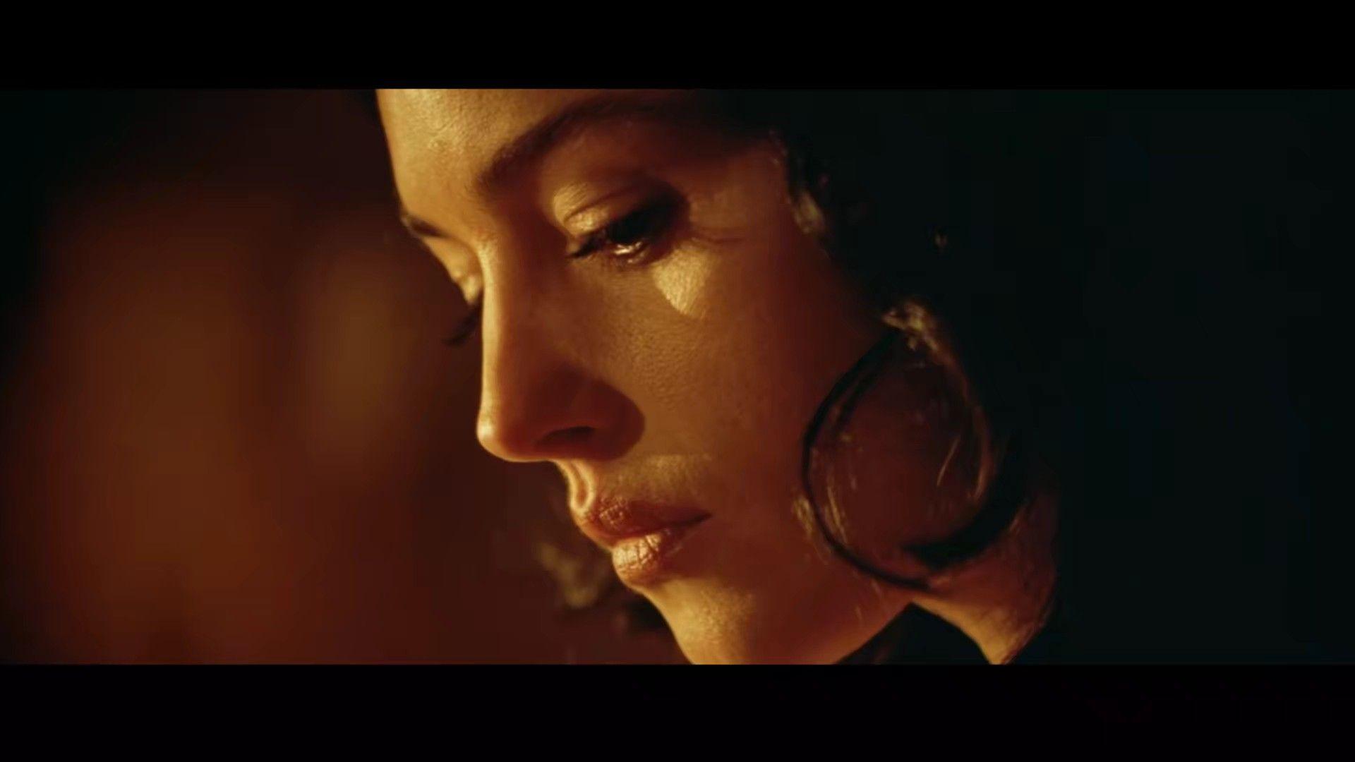 有哪些女生特别酷的或是女生抽烟的头像