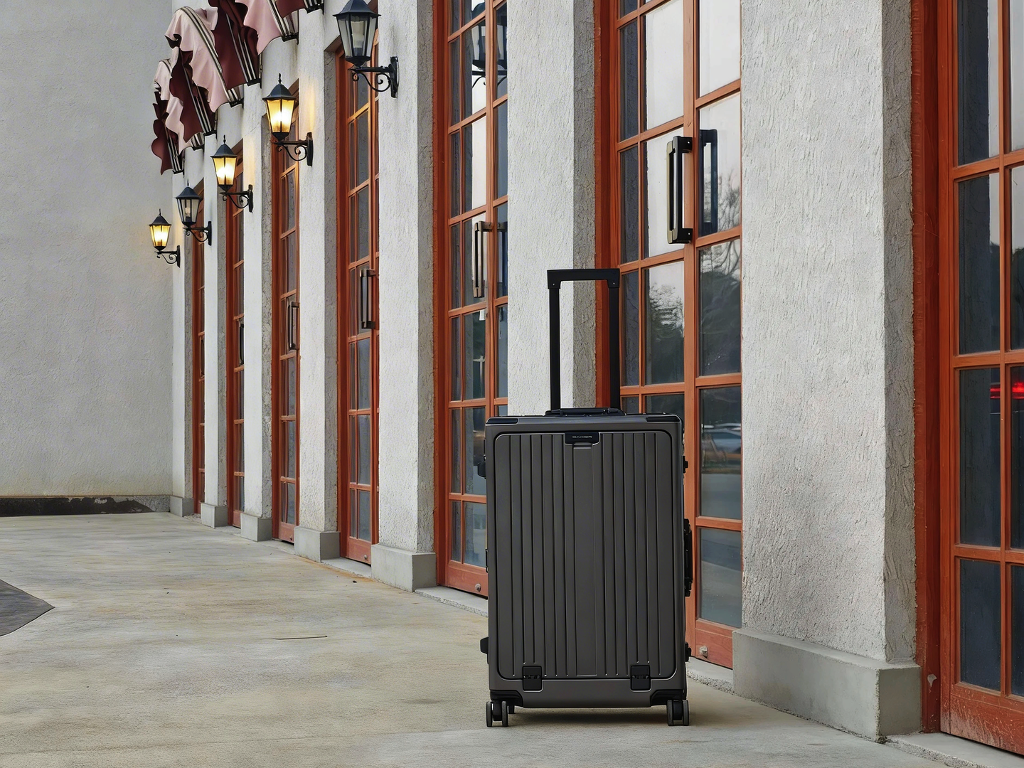 GaKior非时尚6防行李箱测评：200KG承重+4层进口科思创，出行首选