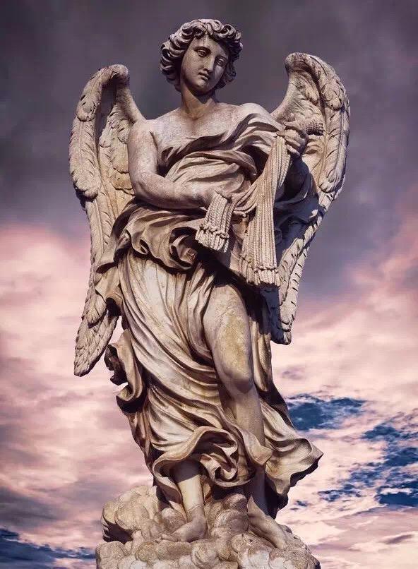 罗马圣天使桥上的天使手中拿着的东西代表着什么