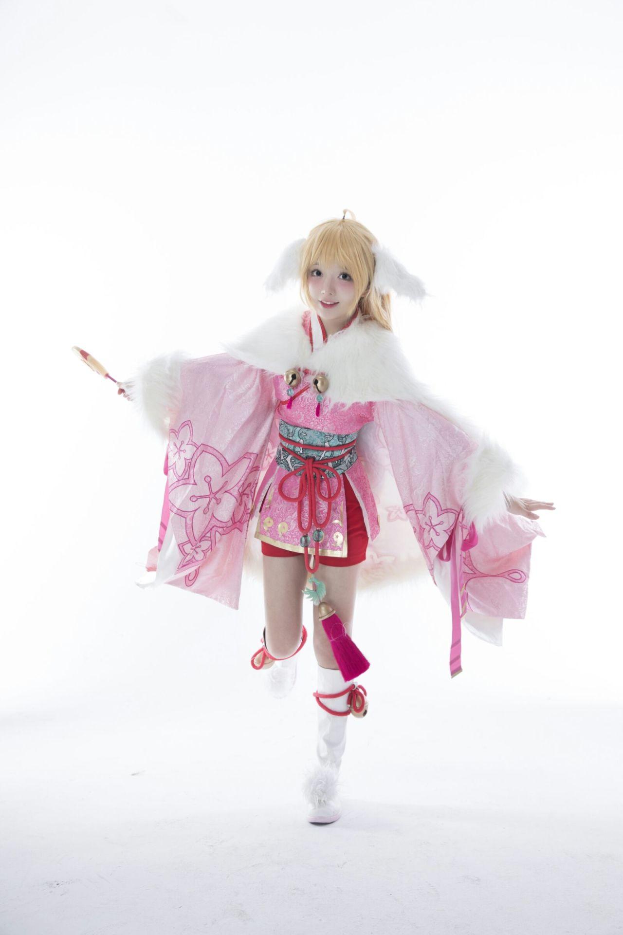 怎么评价网红草莓果冻王奕萌