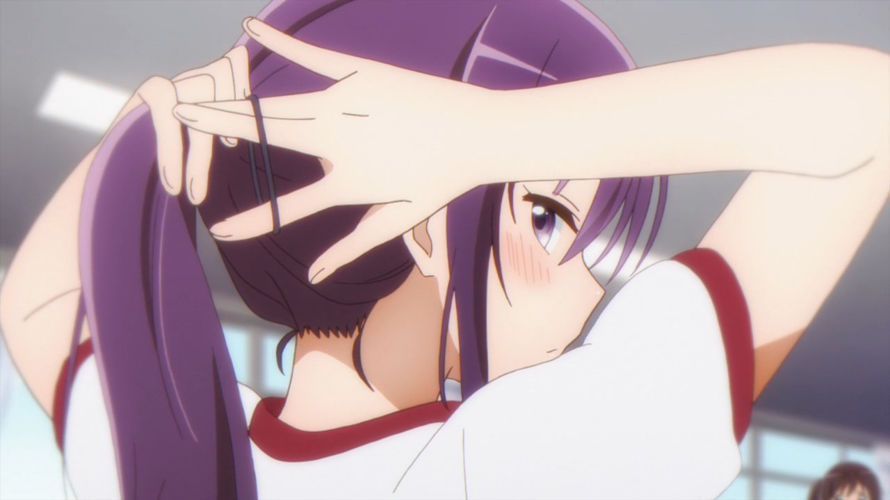 有没有那种女生正在扎头发的头像鸭类似于下面这张真人的动漫的都行