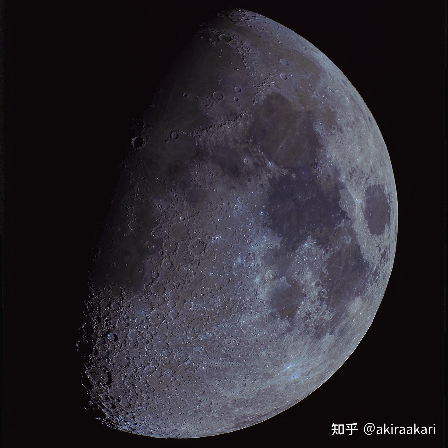 为什么别人用望远镜拍的月亮明暗对比很明显