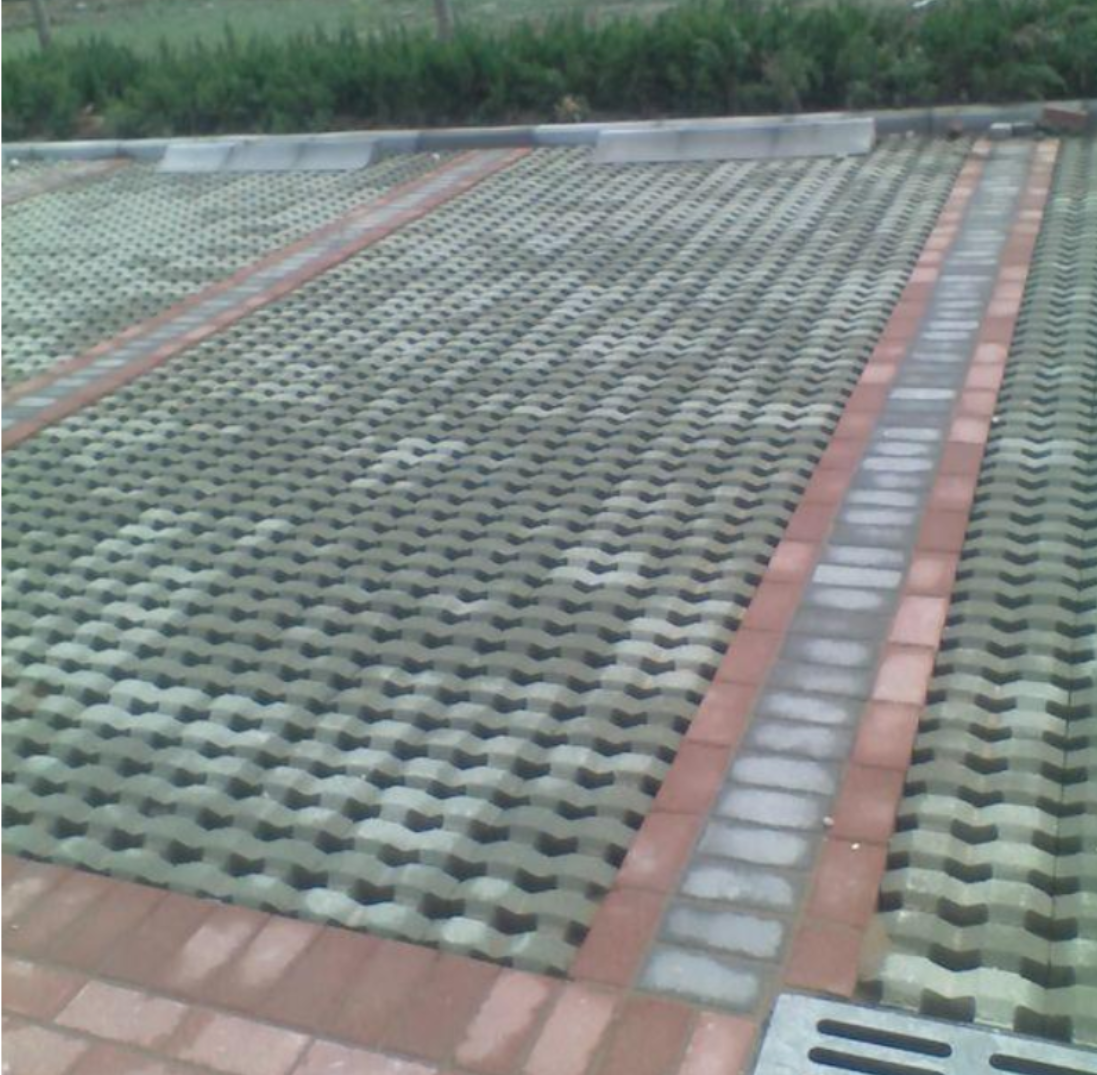 路边的那种红砖灰砖形成的类似停车位的是停车位吗?可以停车吗?