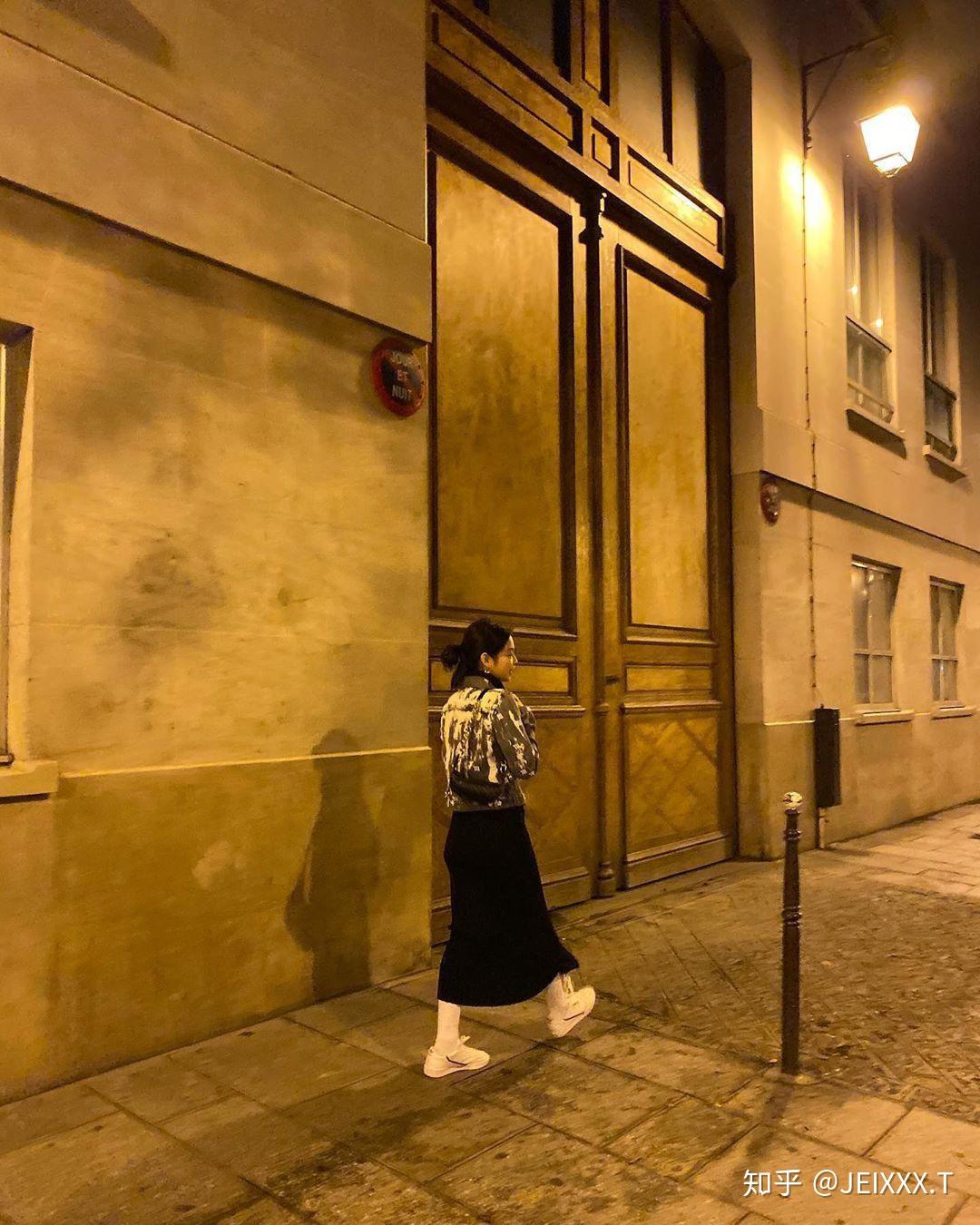 有哪些jennie的背影图片