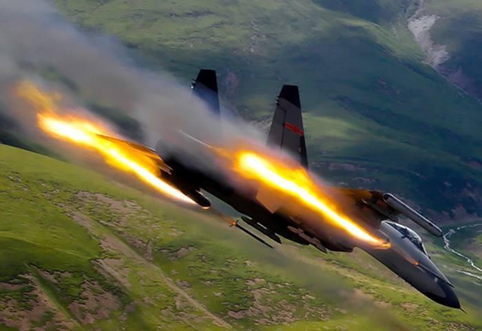 为什么很少看到国内战斗机发射导弹而一般都是火箭弹