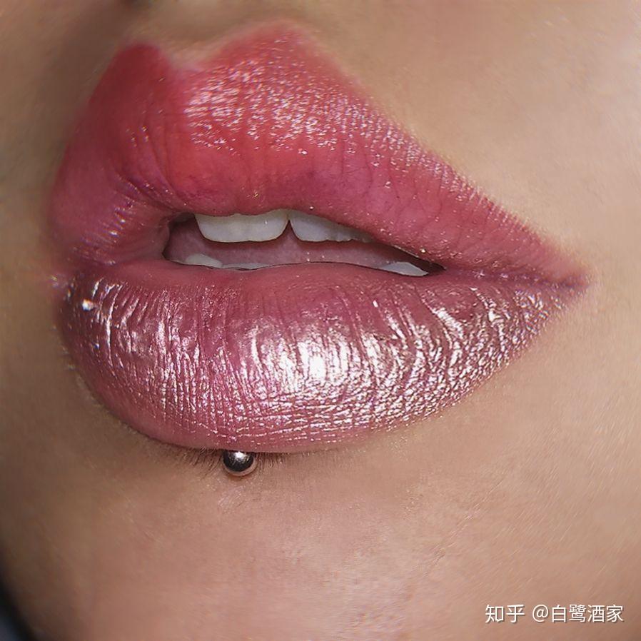 我想看看唇钉摘下后是什么样子的