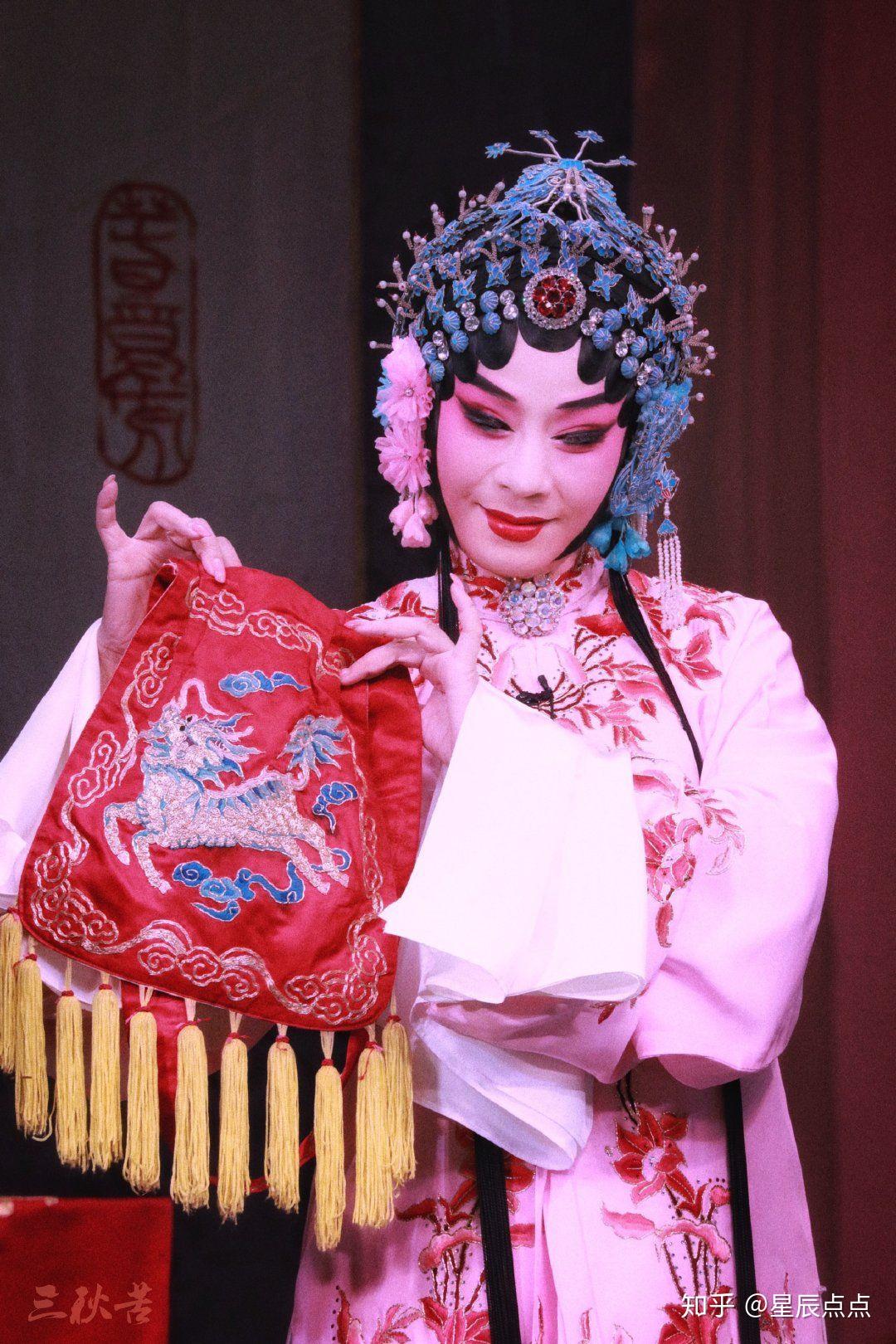 为什么迟小秋可以这么美(鸡叫)?