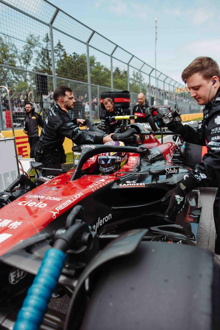 f1阿尔法罗密欧 团队合作的车手是车队的福报