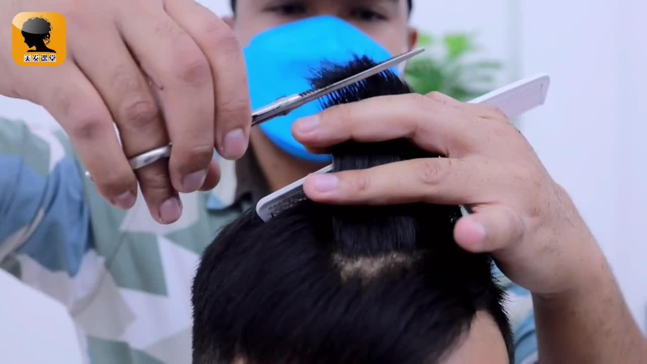 男生理发时头发不想剪太短应该怎么和理发师说?