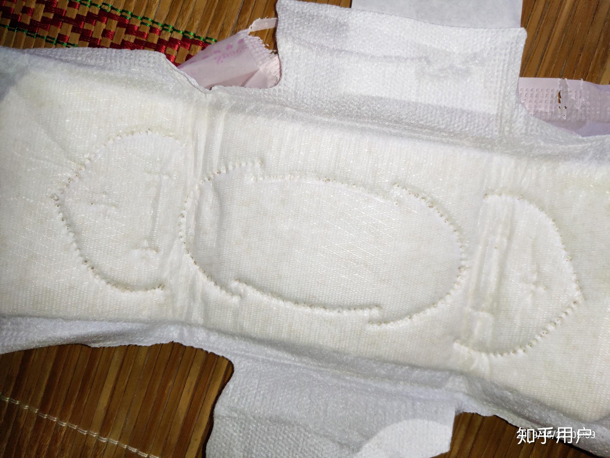 卫生巾过期之后是什么样子