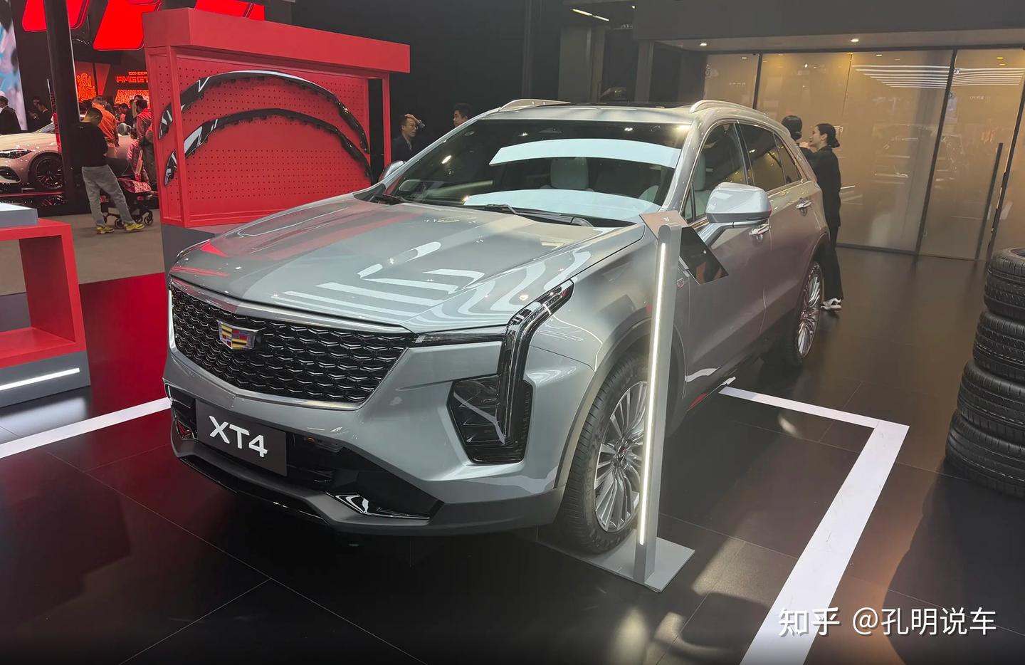 豪华品牌不装了,凯迪拉克XT4一口价15.99万起,配置如何?