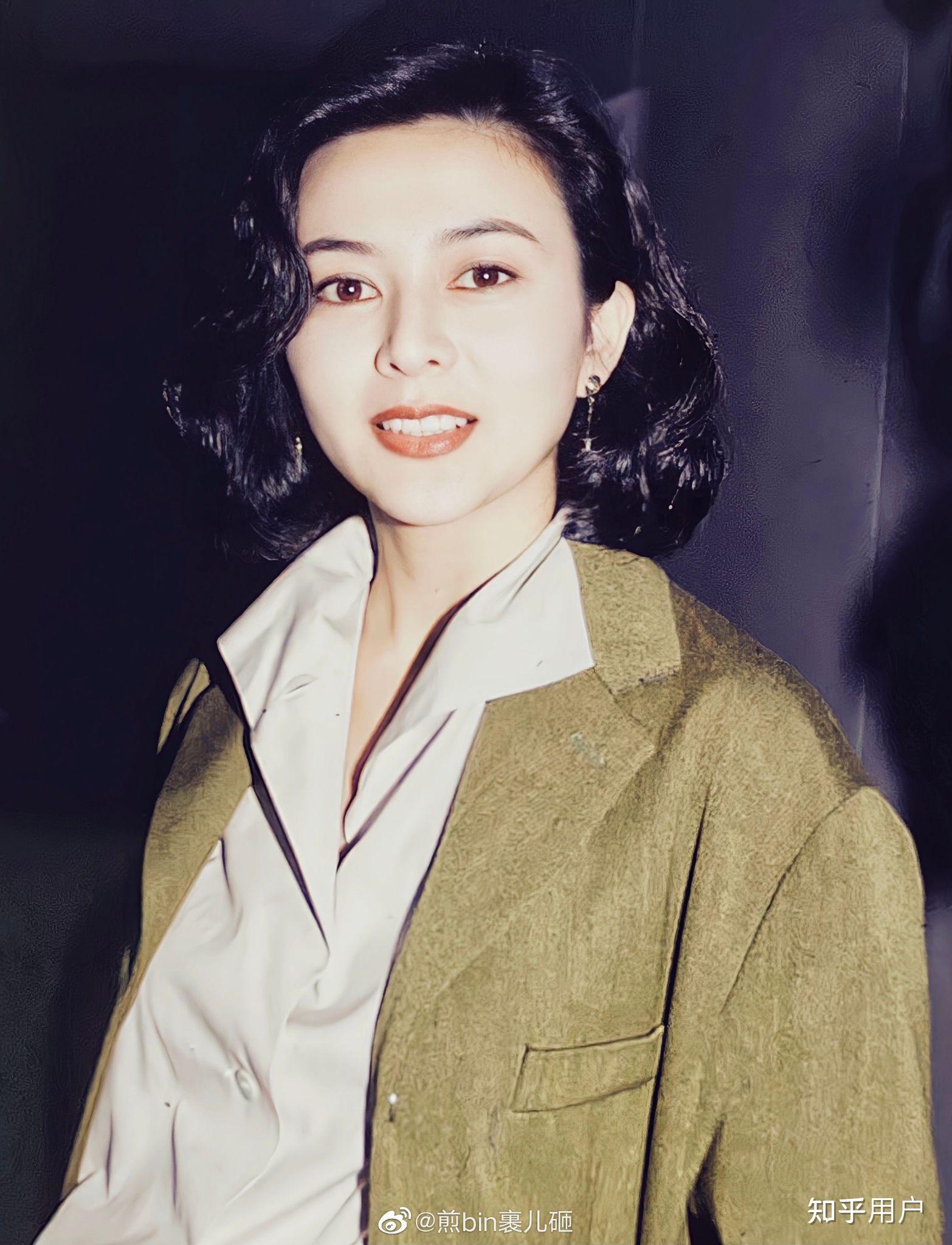 有没有关之琳更年轻的照片,网上流传的广的都是三十左右的,我不太能