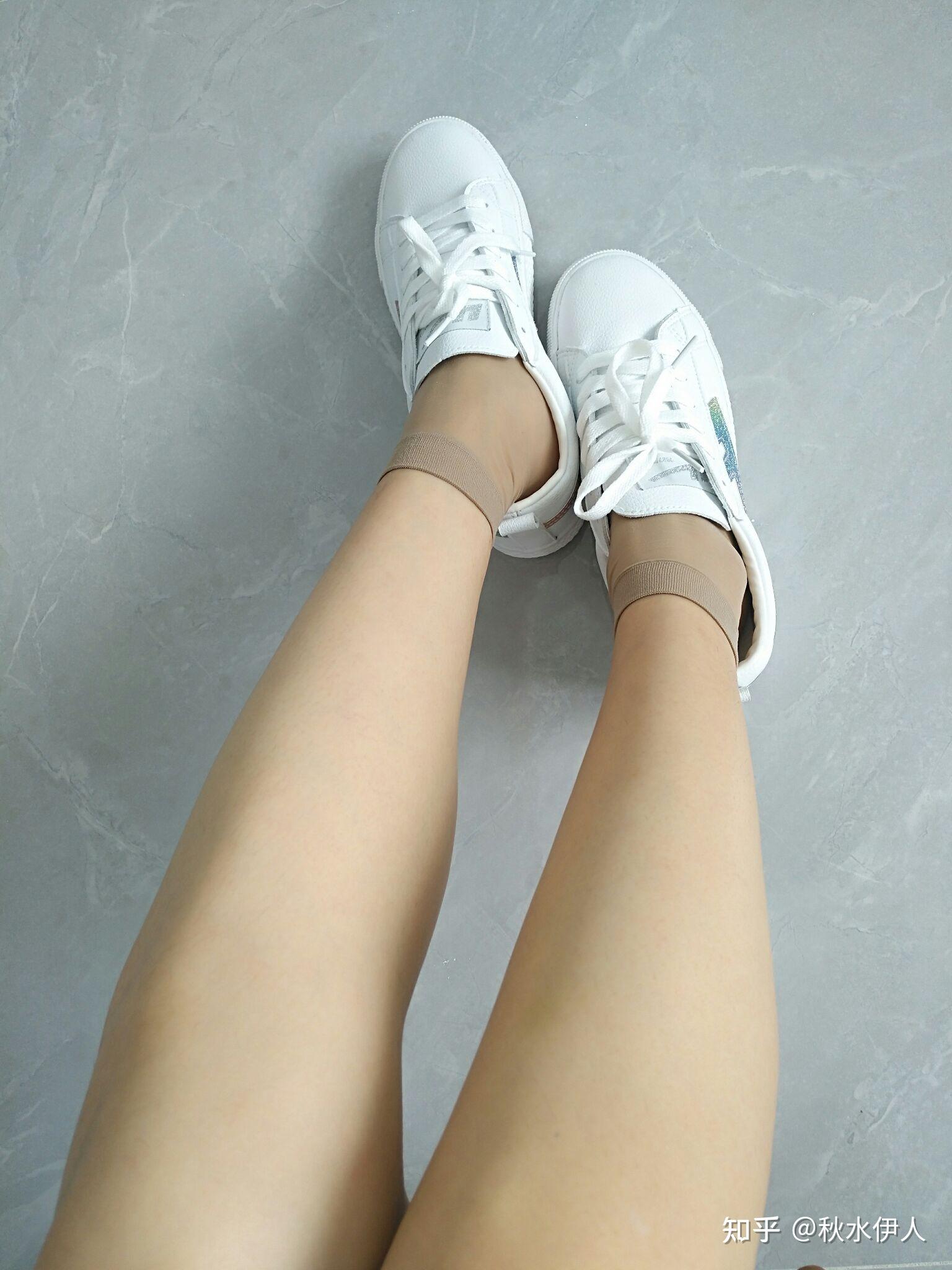 作为大学里的女孩子,你觉得短的肉丝袜土吗? - 知乎