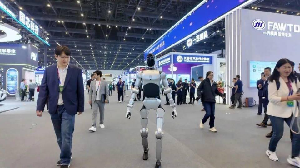 逛完北京车展,我发现这几家汽车产业链企业入局机器人关节模组...