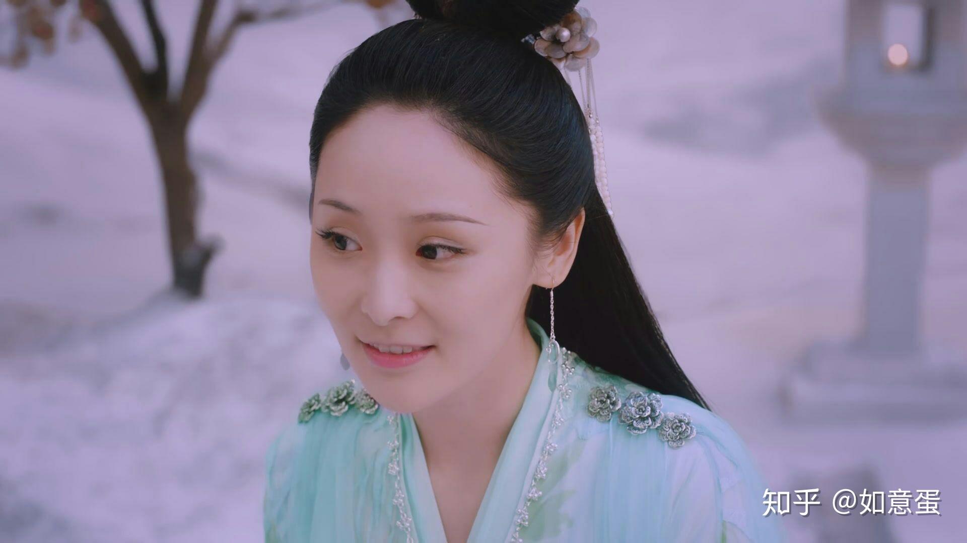 如何评价天乩之白蛇传说中李曼饰演的小青