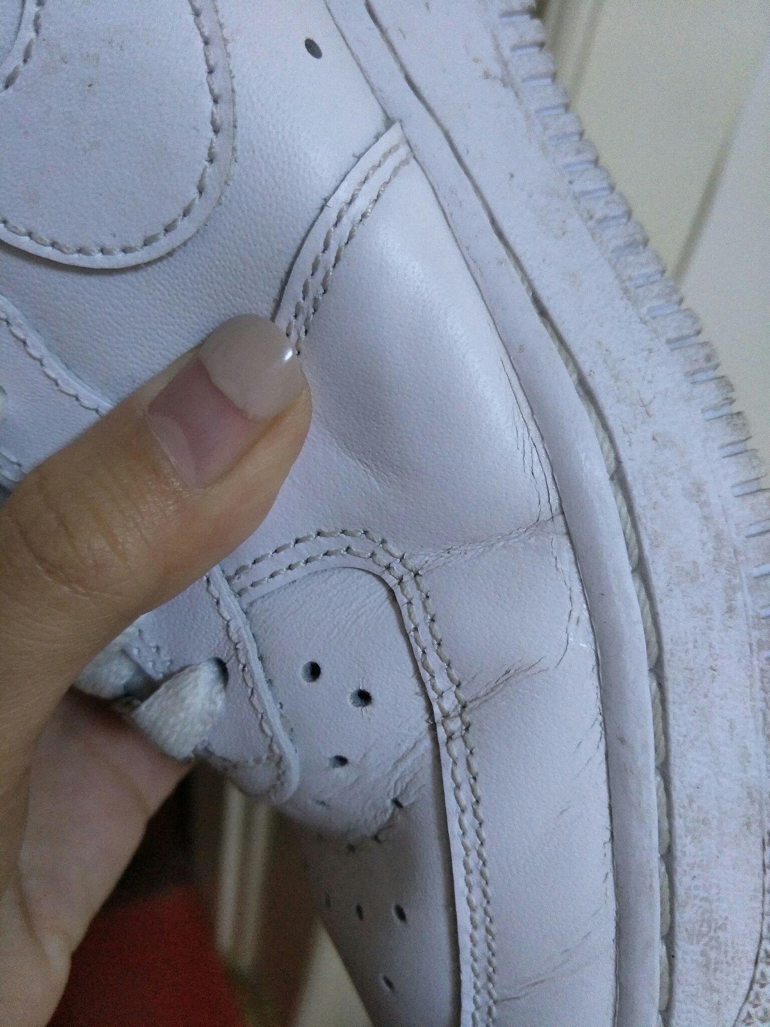 耐克空军一号掉漆