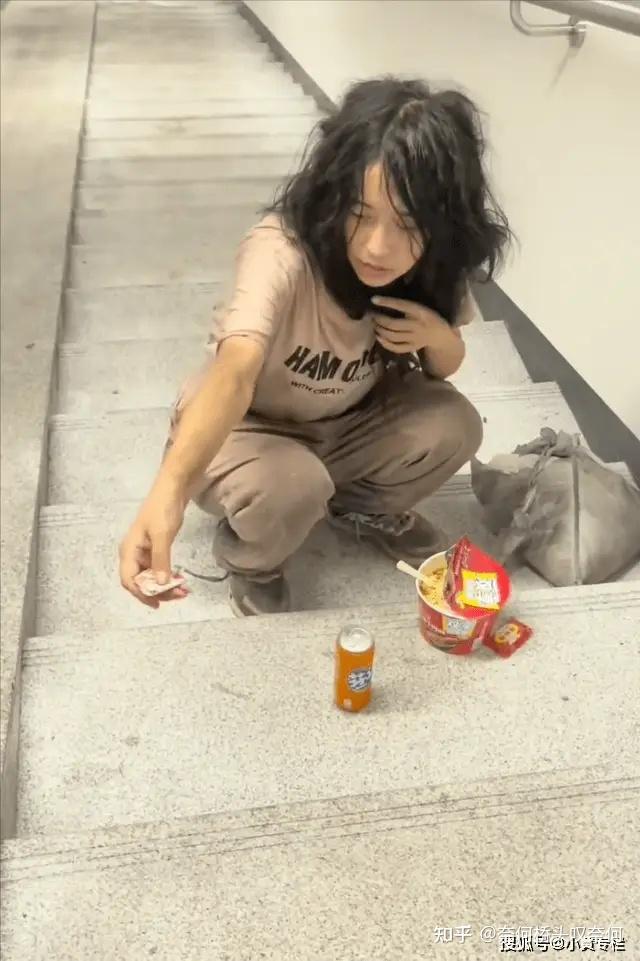 华裔流浪女莉雅：虽然我在美国过的不好，但美国依旧是NO.1 - 知乎