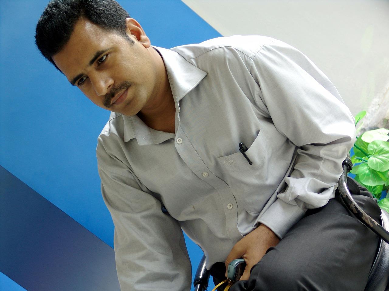 4. 宝蓝墙面设计