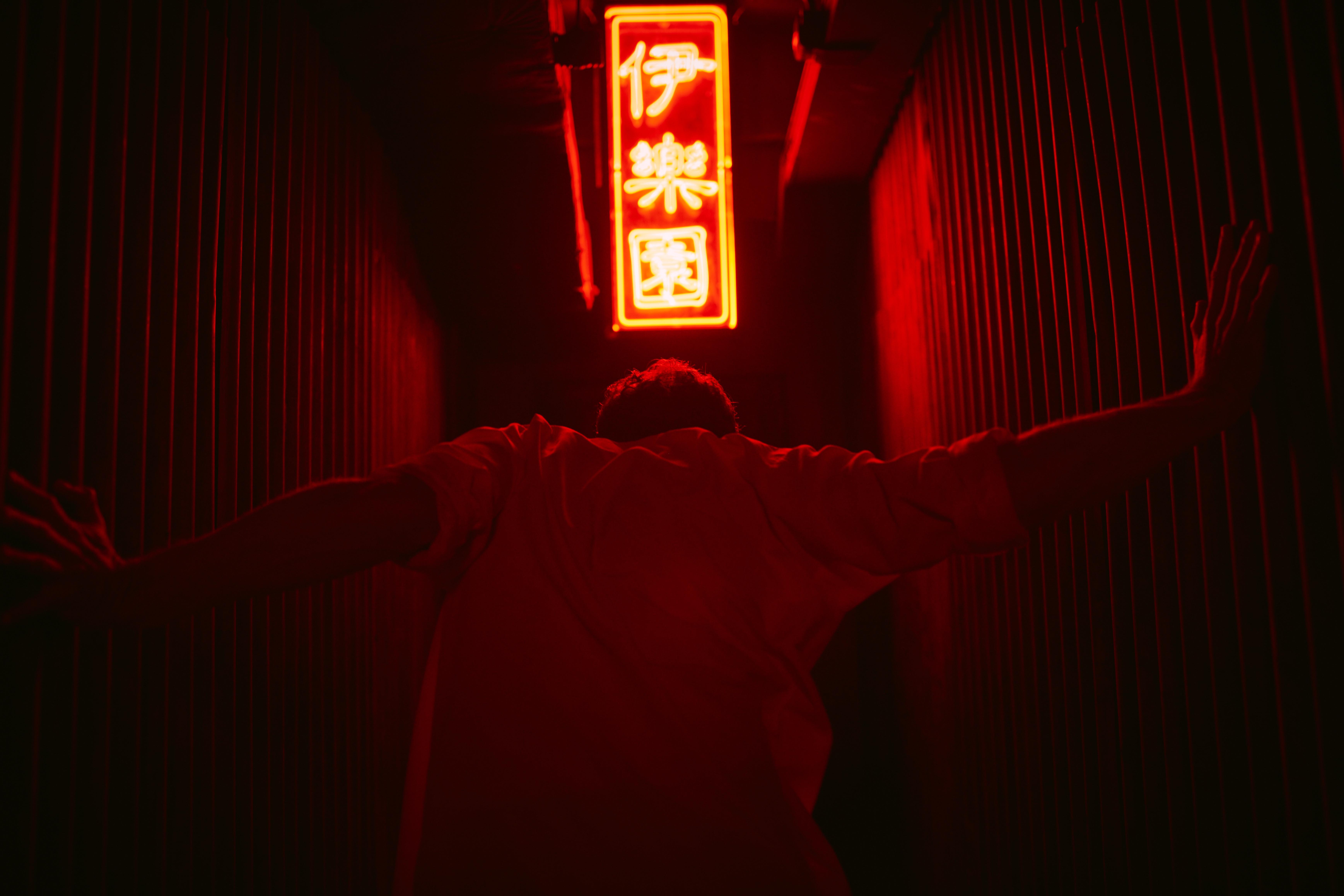 浸没式戏剧 Sleep No More（不眠之夜）2016 - 2020年上海站的观剧体验是怎样的？ - 知乎