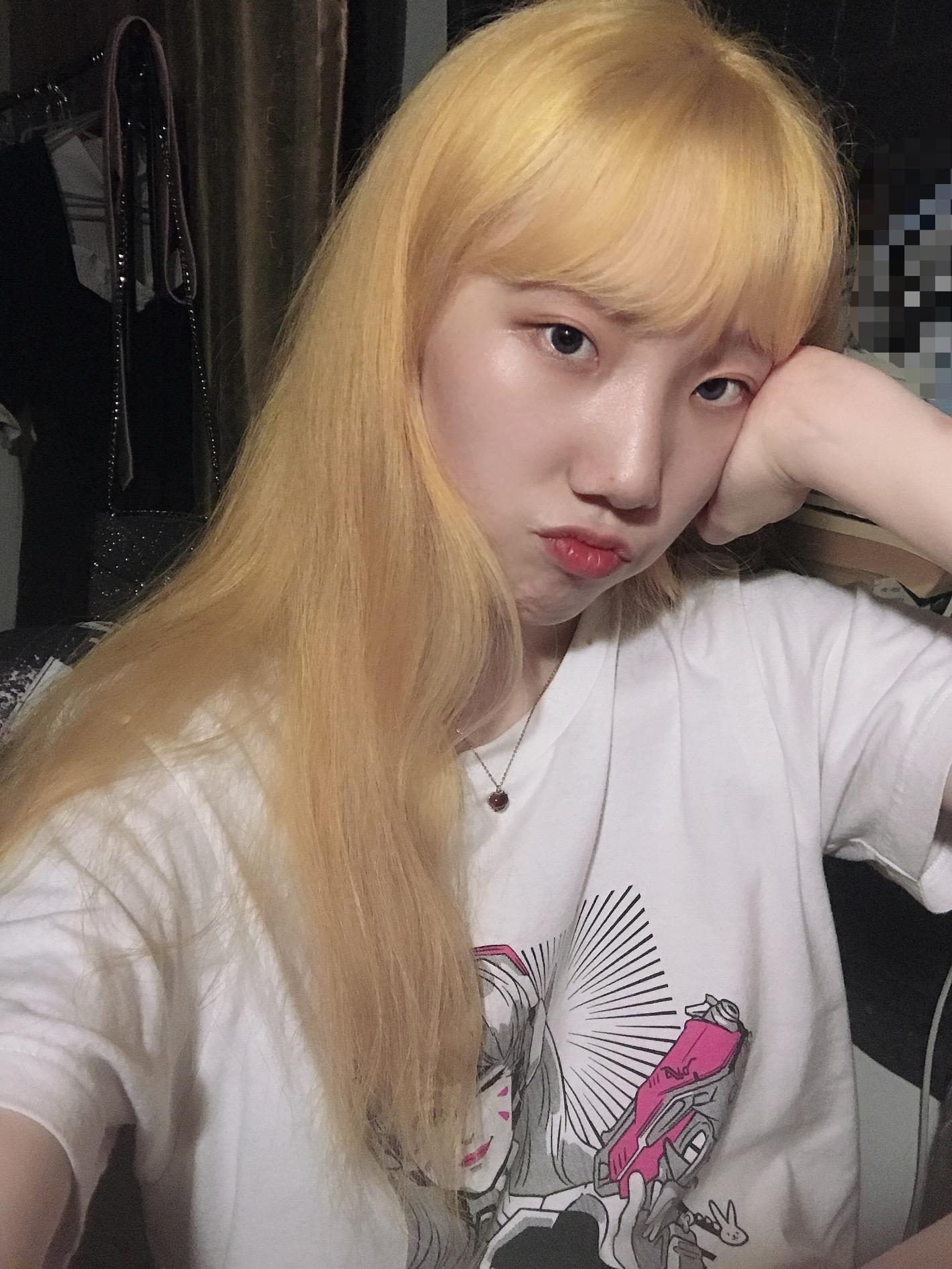 有没有染金色头发的妹子我也想染求交流经验