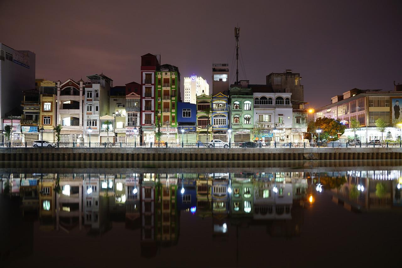 3. 芳华街房产价格